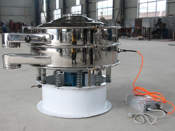 超聲波旋振篩加裝超聲波換能器實現(xiàn)超細(xì)物料的篩分與除雜。